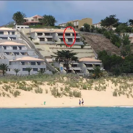 Pedra Do Jota Порту-Санту